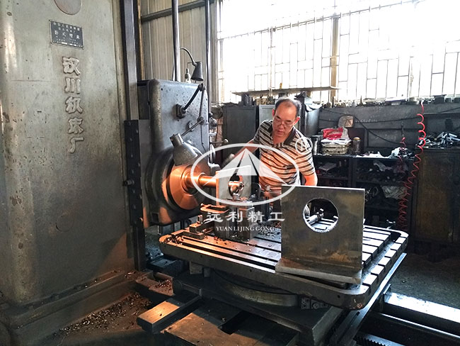 1569203867757267.jpg 鏜床-1.jpg